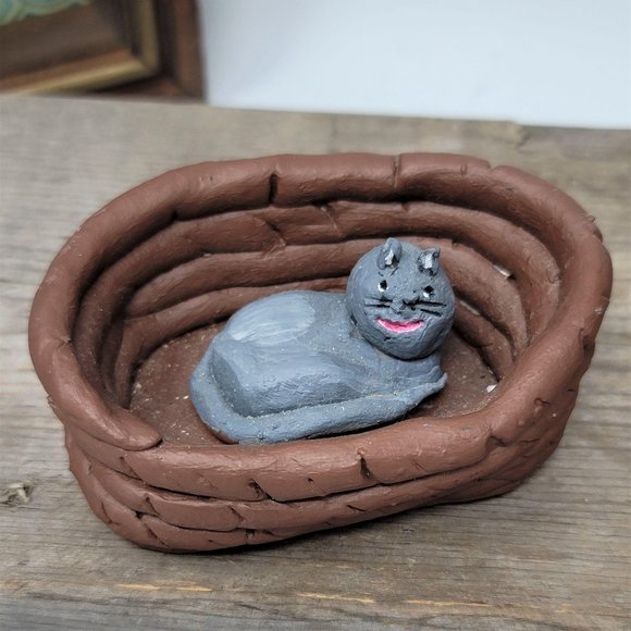 Gray Kitty Cat in Basket Figurine - Picture 4 of 10